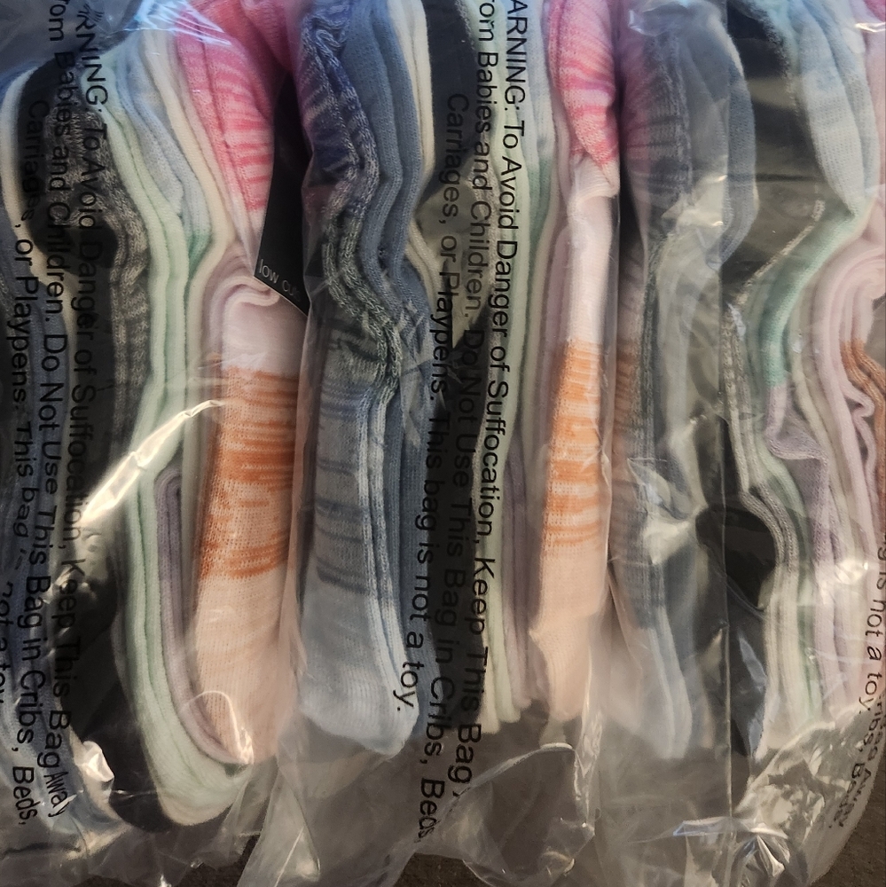 Women's Shoe Size 4-10 Multi-Color No Show Socks (30 Pair) - Picture 4 of 4